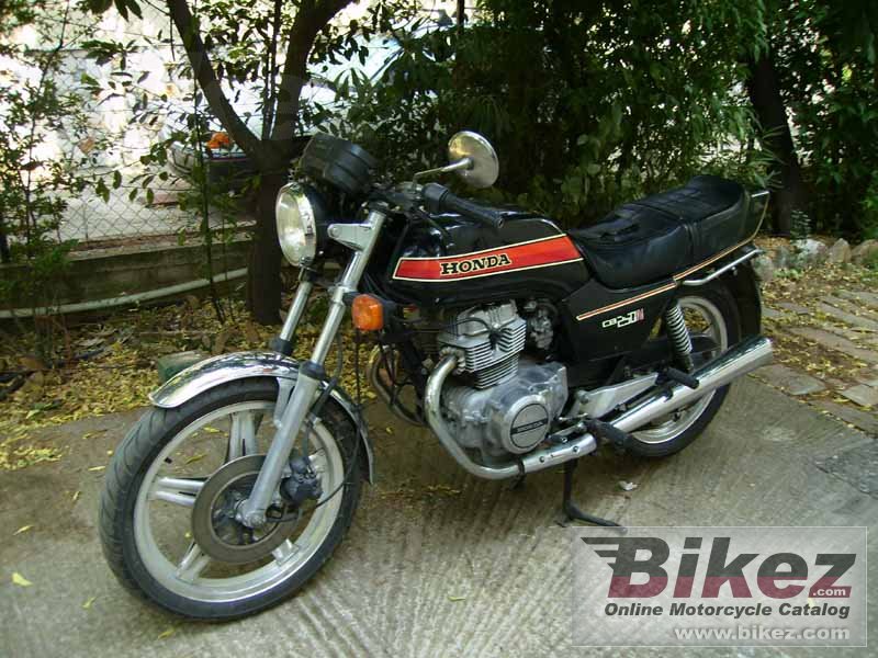 Big  cb 250 n picture and wallpaper from Bikez.com